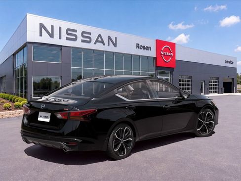 New 2026 Nissan Altima 2.5 SR FWD image 10