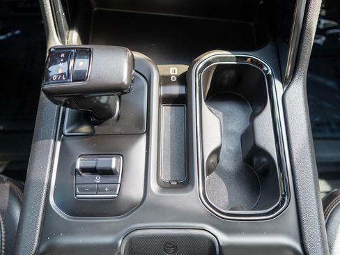 Used 2022 GMC Sierra 1500 AT4 w/ AT4 Premium Package AWD/4WD image 29