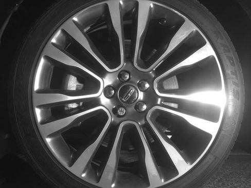 Used 2018 Lincoln Continental Reserve AWD/4WD image 11