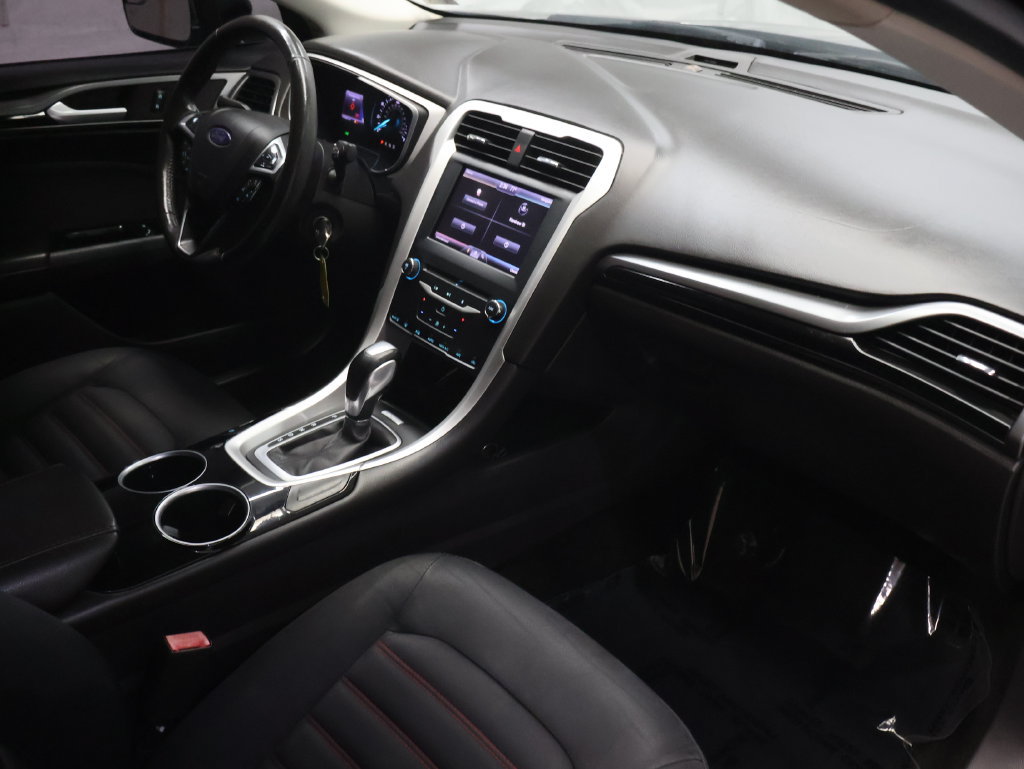 Used 2013 Ford Fusion SE FWD image 10