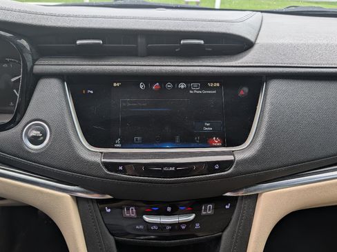Used 2018 Cadillac XT5 AWD image 27