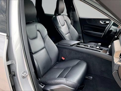 Used 2023 Volvo XC60 B5 Plus w/ Protection Package Premier FWD image 7