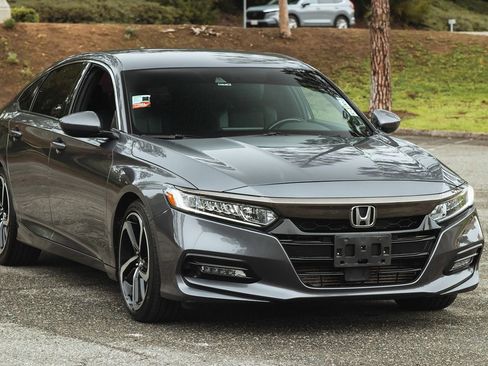 Used 2018 Honda Accord Sport image 9