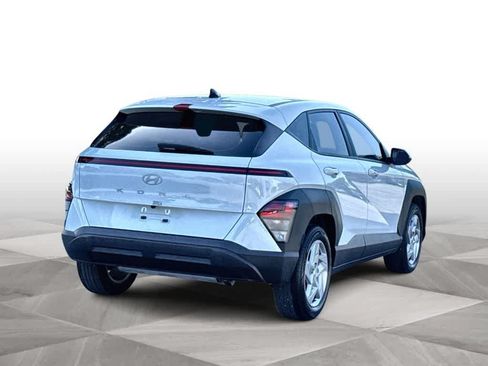 Used 2025 Hyundai Kona SE FWD image 8