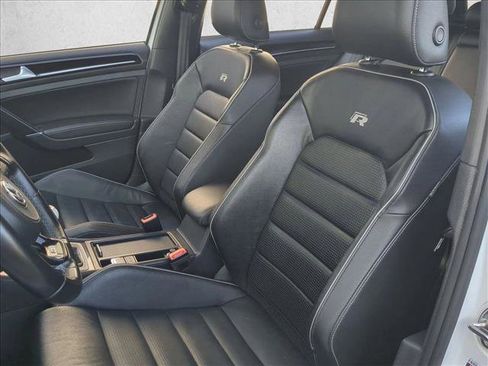 Used 2018 Volkswagen Golf R 4-Door AWD/4WD image 15