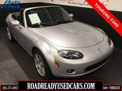 Used 2006 MAZDA MX-5 Miata Touring image 2