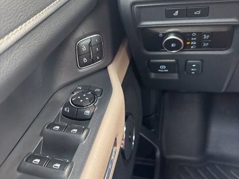 Used 2024 Ford Expedition Limited AWD/4WD image 24