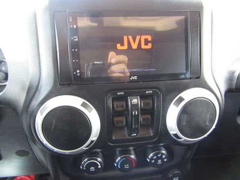 Used 2014 Jeep Wrangler Unlimited Sahara w/ Max Tow Package image 24