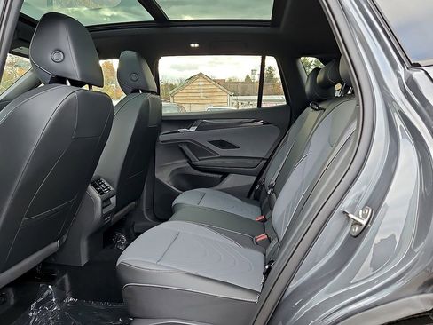 New 2026 Volkswagen Tiguan SE R-Line AWD/4WD image 10