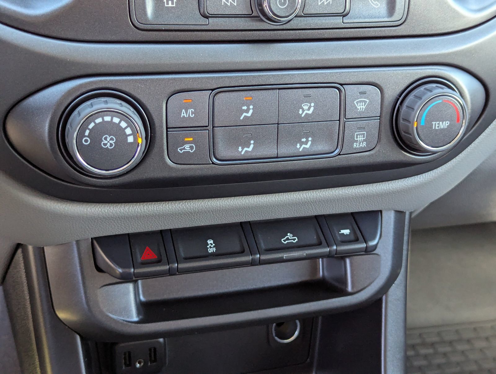 Used 2020 GMC Canyon 2WD Crew Cab w/ Convenience Package image 29