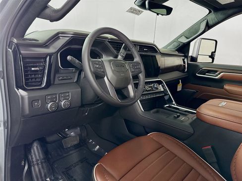 New 2026 GMC Sierra 3500 Denali Ultimate AWD/4WD image 3