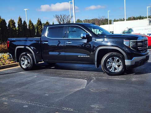 Used 2024 GMC Sierra 1500 SLT image 3