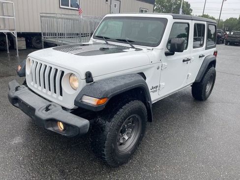 Used 2018 Jeep Wrangler Unlimited Sport S AWD/4WD image 2