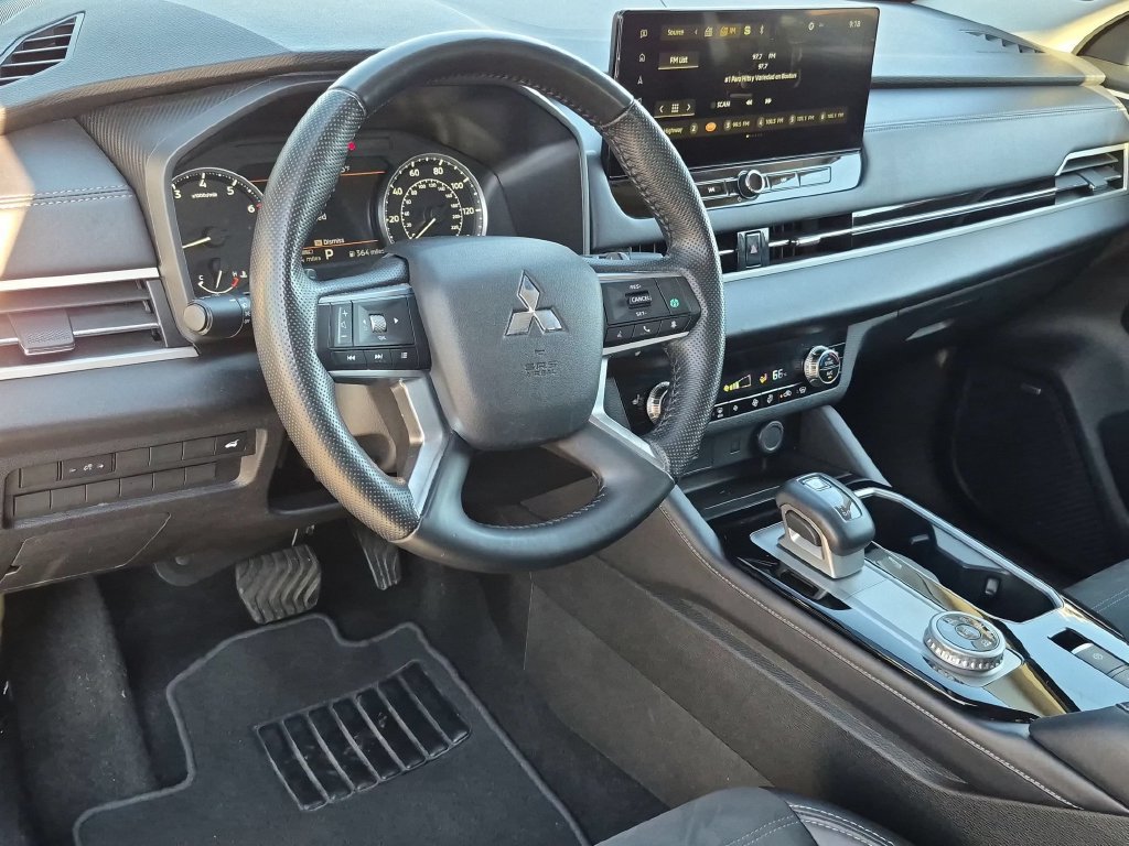 Used 2025 Mitsubishi Outlander SE AWD/4WD image 15