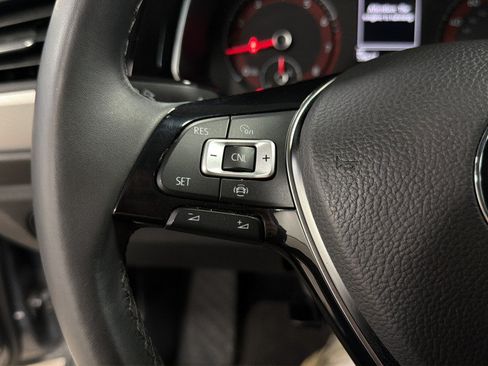 Used 2019 Volkswagen Jetta SE w/ Cold Weather Package FWD image 22
