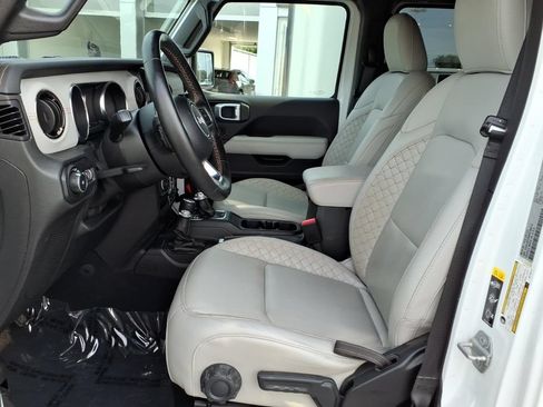 Used 2021 Jeep Wrangler Unlimited Sahara AWD/4WD image 7