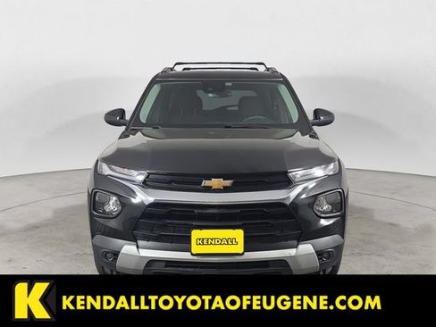 Used 2023 Chevrolet TrailBlazer LT w/ Convenience Package AWD/4WD image 2