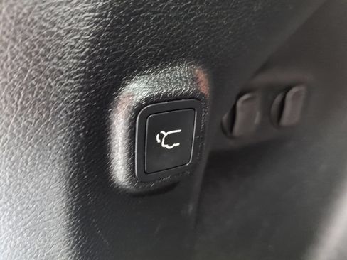 Used 2020 Jeep Cherokee Limited AWD/4WD image 12