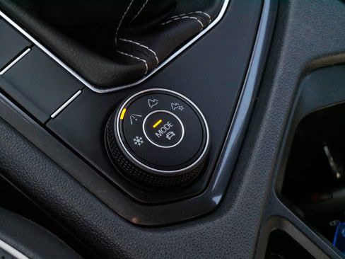 Used 2024 Volkswagen Tiguan SEL R-Line w/ MDO Package, Two-Row AWD/4WD image 27