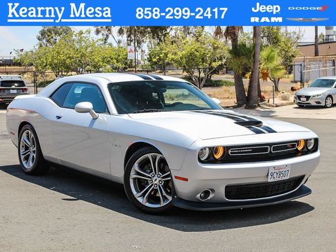 Used 2020 Dodge Challenger R/T RWD image 1