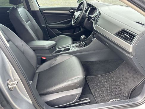 Used 2020 Volkswagen Jetta R-Line image 13