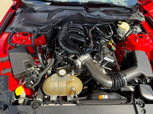 Used 2015 Ford Mustang Coupe RWD image 38