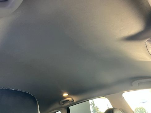 Used 2024 Nissan Murano SV image 17