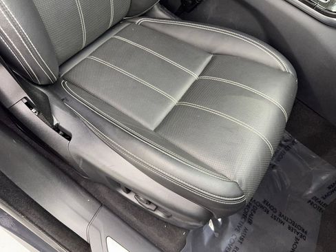 Used 2022 Land Rover Range Rover Velar R-Dynamic S image 46