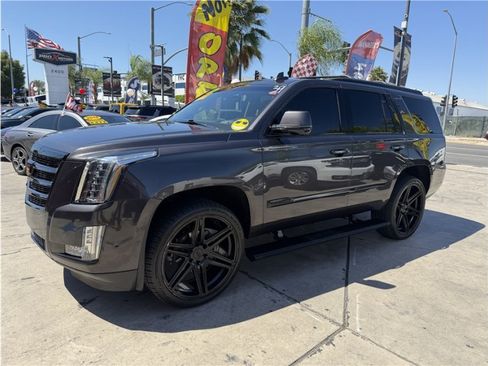 Used 2018 Cadillac Escalade Premium Luxury AWD/4WD image 59