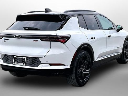 Certified 2024 Chevrolet Equinox EV RS FWD image 12