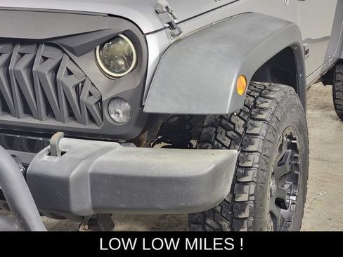 Used 2016 Jeep Wrangler Sport AWD/4WD image 10