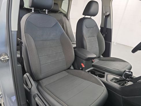 Certified 2022 Volkswagen Taos SE image 10