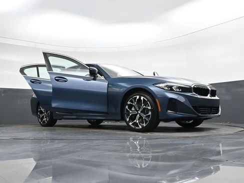 New 2026 BMW 330i xDrive Sedan w/ Premium Package image 40