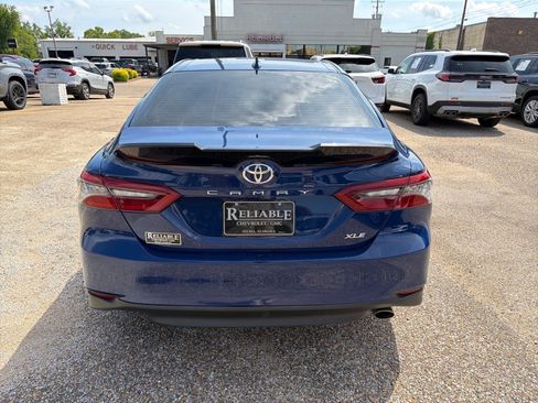 Used 2024 Toyota Camry XLE FWD image 5