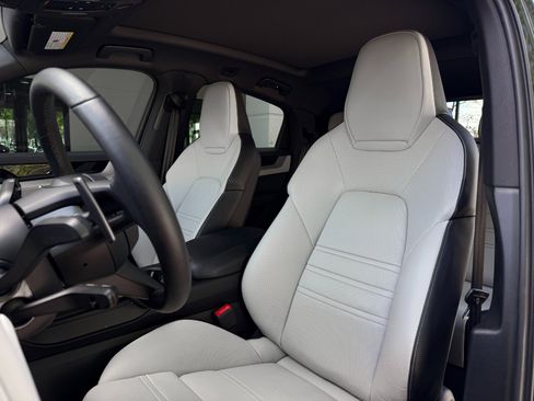 Used 2025 Porsche Cayenne S AWD/4WD image 26