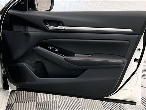 New 2025 Nissan Altima 2.5 SR w/ SR Premium Package image 34