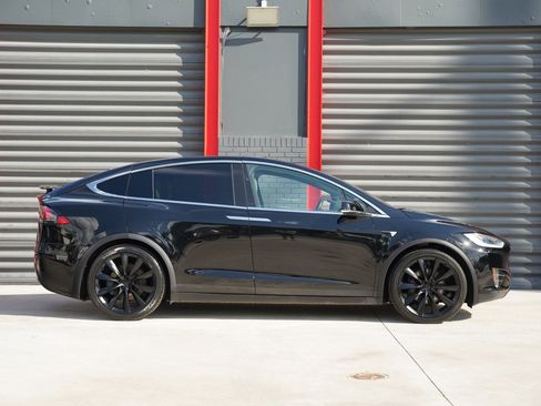 Used 2019 Tesla Model X 100D image 6