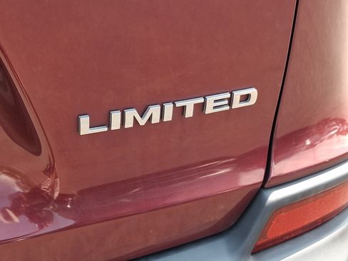 Used 2019 Jeep Cherokee Limited w/ Luxury Group AWD/4WD image 34