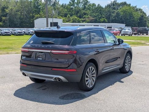 Used 2023 Lincoln Corsair Reserve AWD/4WD image 3