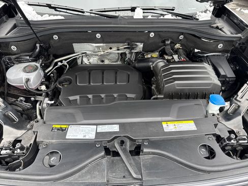 Certified 2025 Volkswagen Atlas SEL Premium R-Line image 23