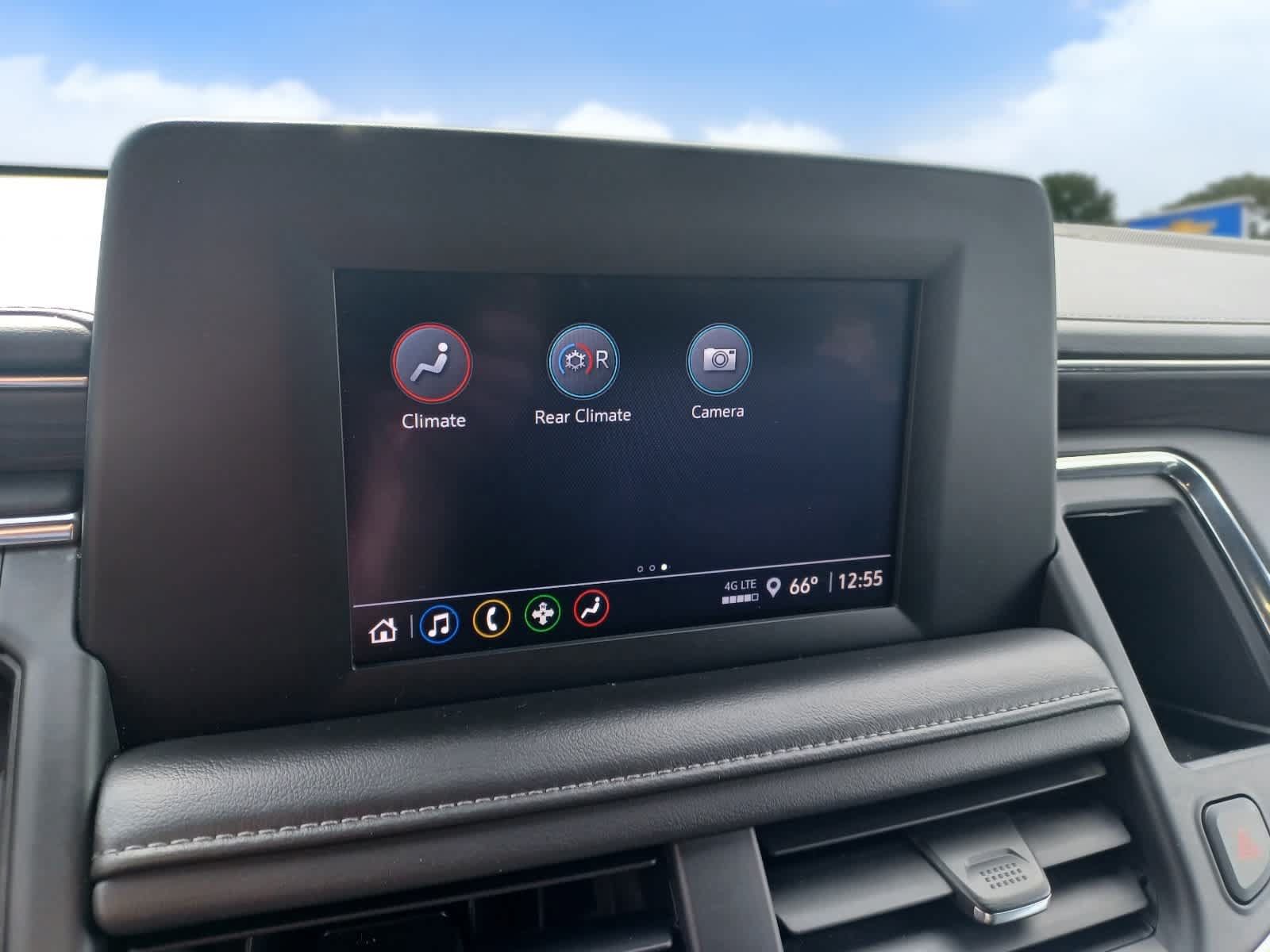 Used 2023 Chevrolet Suburban LS AWD/4WD image 12