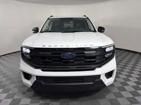 Used 2026 Ford Expedition Active RWD image 2