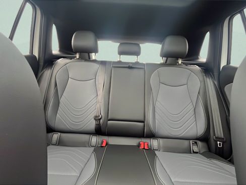 New 2026 Volkswagen Tiguan SE R-Line AWD/4WD image 20