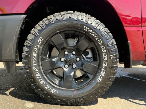 Used 2025 RAM 1500 Warlock AWD/4WD image 11