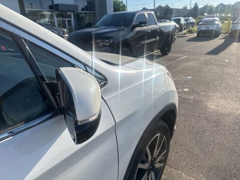 Used 2019 Honda Pilot Touring image 19