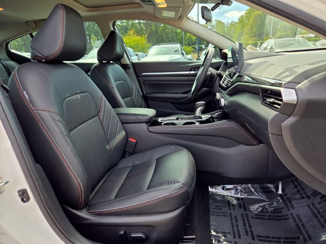 Used 2024 Nissan Altima 2.5 SR w/ SR Premium Package FWD image 20