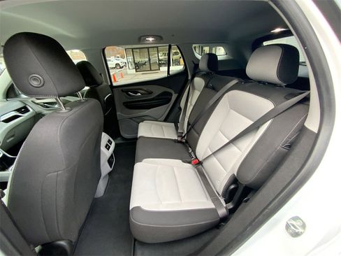 Used 2023 GMC Terrain SLE w/ Driver Convenience Package image 24