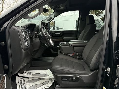 Used 2022 GMC Sierra 2500 SLE w/ SLE Value Package; image 12