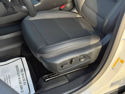 Used 2026 GMC Terrain Elevation w/ Elevation Premium Package AWD/4WD image 15