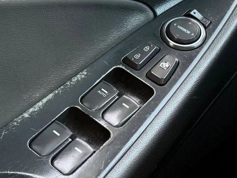 Used 2013 Hyundai Sonata SE w/ Navigation & Sunroof Pkg image 23